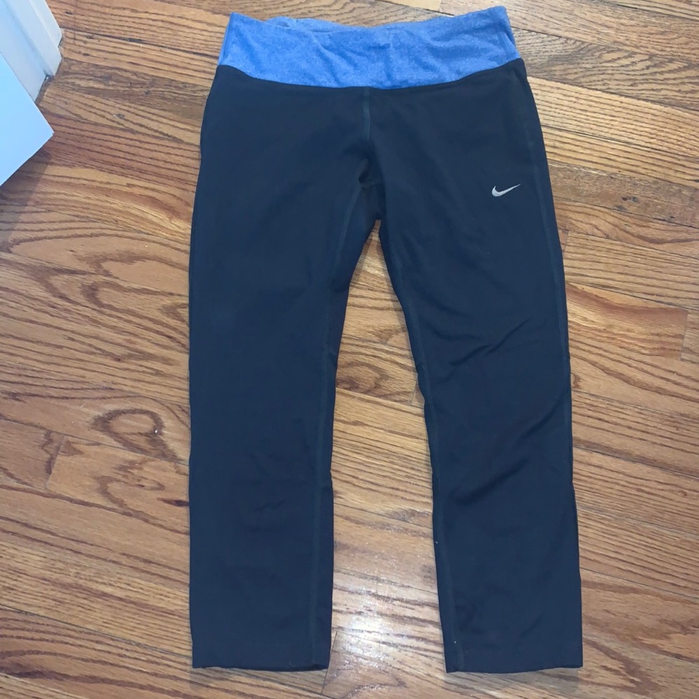 Nike dri fit navy cropped legging
